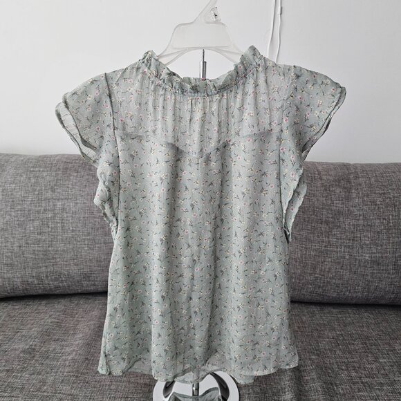 Pretty blouse - Picture 2 of 8